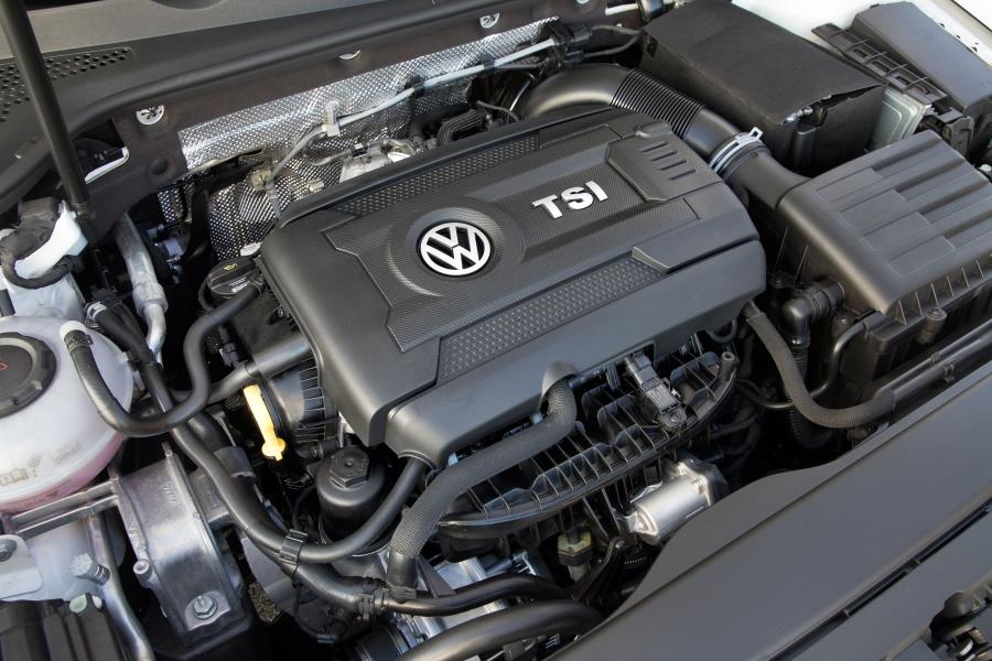 Моторный отсек Volkswagen Golf Alltrack (Typ 5G) 2017 года  (NA) (фото 4 из 73)